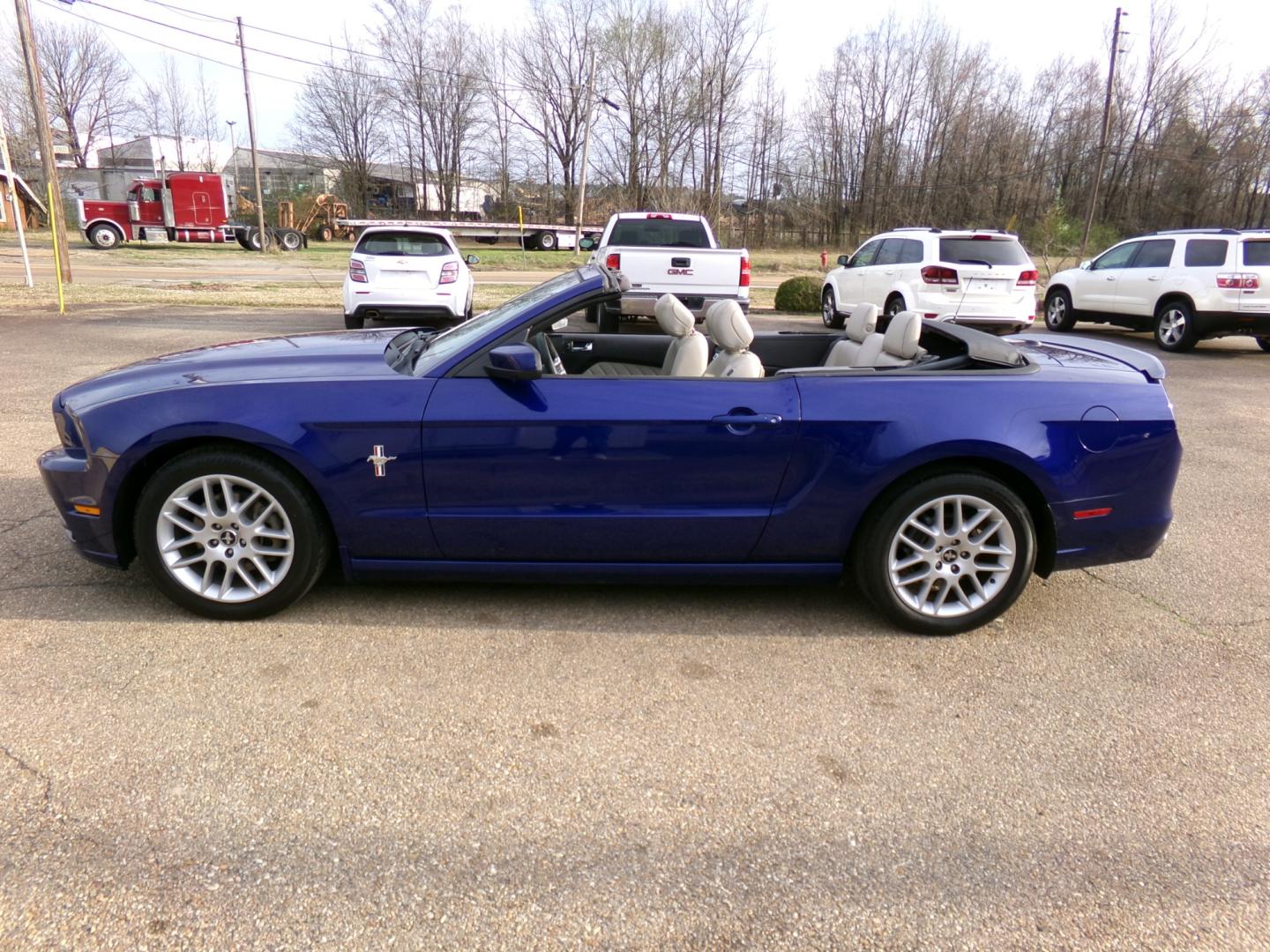 2014 Deep Impact Blue Metallic /Black Ford Mustang (1ZVBP8EM4E5) , located at 401 First NE, Bearden, AR, 71720, (870) 687-3414, 33.726528, -92.611519 - Photo#23